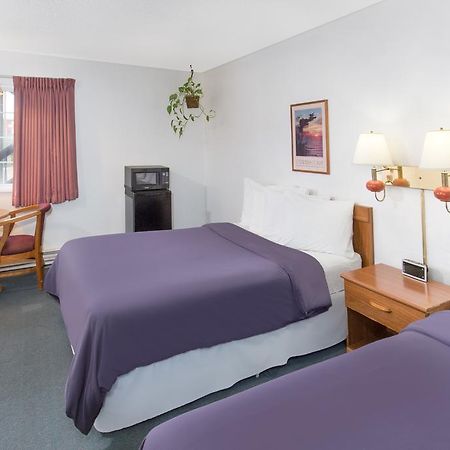 Redwood Inn Crescent City Exteriör bild